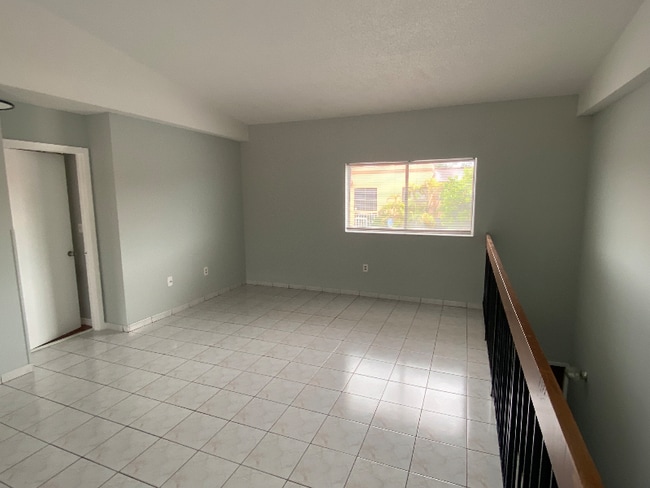 6370 W 27th Ct in Hialeah, FL - Building Photo - Building Photo