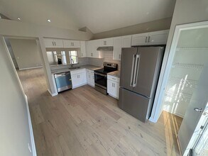 5504 Knollcrest in Hermitage, TN - Foto de edificio - Building Photo