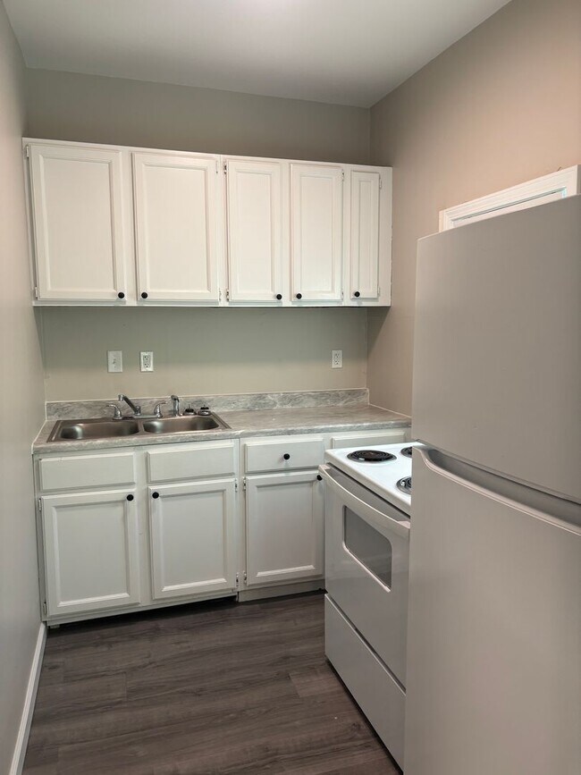 1200 N 8th St in Columbia, MO - Building Photo - Building Photo