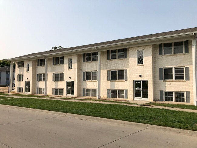 2929 West Street in Ames, IA - Building Photo - Interior Photo