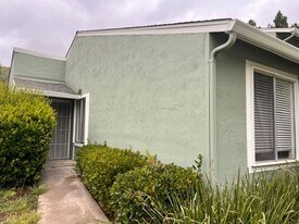 2042 Voss Park Ln in San Jose, CA - Building Photo