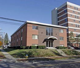 475 W Grand Ave in Dayton, OH - Foto de edificio - Building Photo