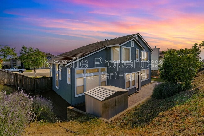 35 Goldfinch Dr in American Canyon, CA - Building Photo - Building Photo