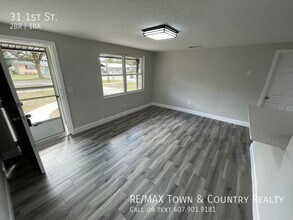 31 E 1st St in Chuluota, FL - Building Photo - Building Photo