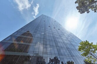 525 E 72nd St in New York, NY - Building Photo - Building Photo