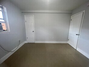 1285 NW 60th St in Miami, FL - Building Photo - Building Photo