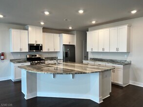 61 Gerhard Pl in Morristown, NJ - Building Photo - Building Photo