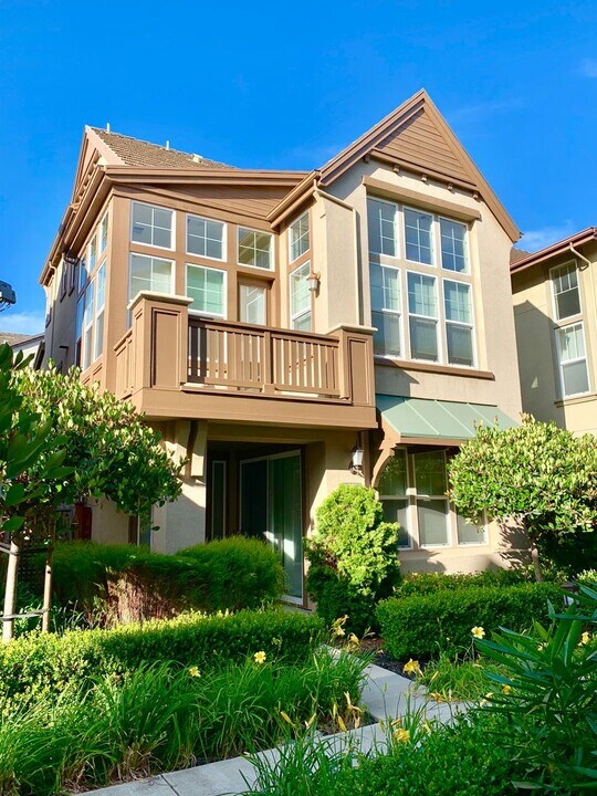 40243 Legend Rose Terrace in Fremont, CA - Building Photo