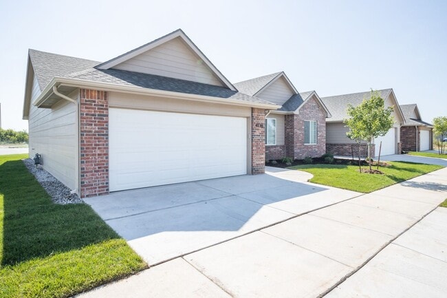 property at 4143 N Manchester Ct