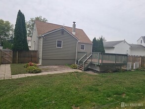 5 Channing Rd in East Brunswick, NJ - Building Photo - Building Photo
