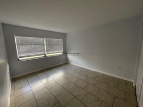 7011-7013 Brentford Rd in Sarasota, FL - Building Photo - Building Photo