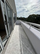 100 Cutter Mill Rd in Great Neck, NY - Building Photo - Building Photo