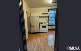 826 24th St in Rock Island, IL - Building Photo - Building Photo