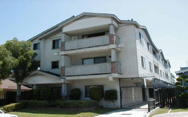 1042 Molino Ave in Long Beach, CA - Foto de edificio - Building Photo