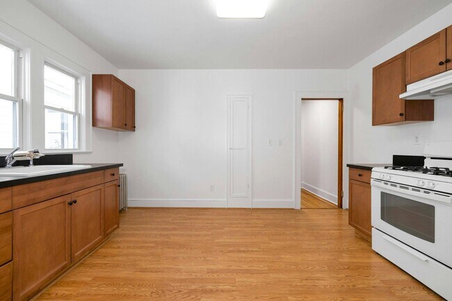 70 Howard St-Unit -2 in Sleepy Hollow, NY - Building Photo - Building Photo