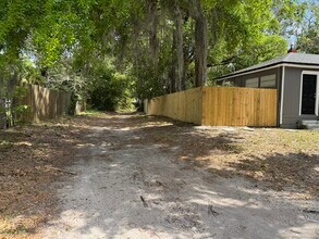 1983 Lambert St in Jacksonville, FL - Building Photo - Building Photo