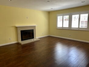 8239 Loma View Ct in Spring Valley, CA - Building Photo - Building Photo