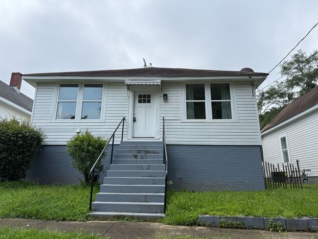 property at 4 Poplar St