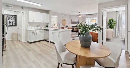 Polo Club in West Des Moines, IA - Foto de edificio - Building Photo