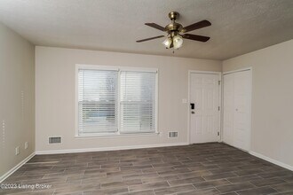 10509 Chenny Ct in Louisville, KY - Building Photo - Building Photo