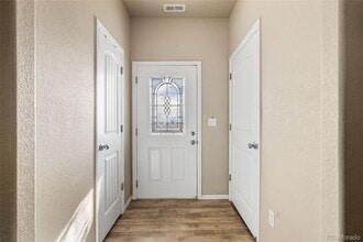 7643 Sand Lake Heights in Colorado Springs, CO - Foto de edificio - Building Photo