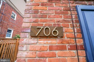 706 W Glebe Rd in Alexandria, VA - Building Photo - Building Photo