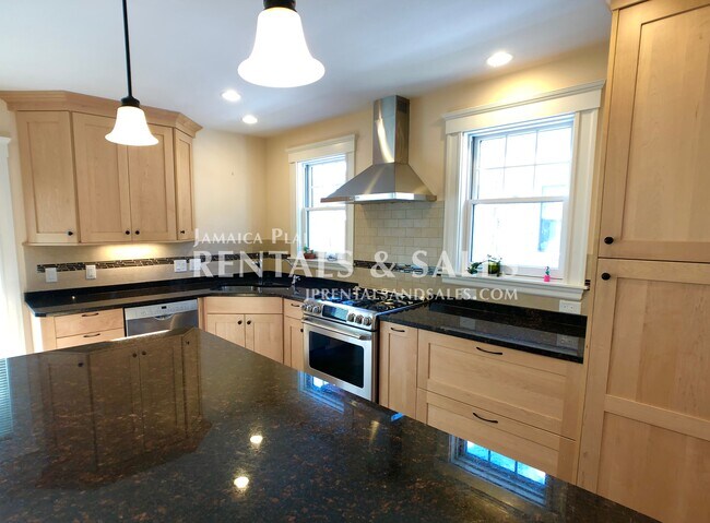 64 Moraine St, Unit 1 CO in Boston, MA - Building Photo - Building Photo