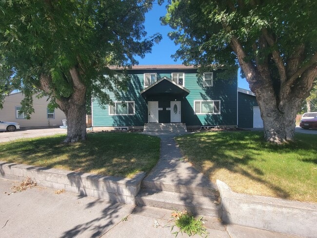 property at 1437 Kimball Ave