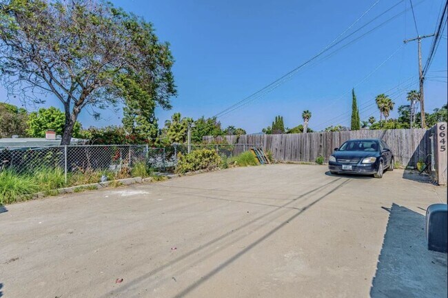 6645 Amherst St in San Diego, CA - Building Photo - Building Photo