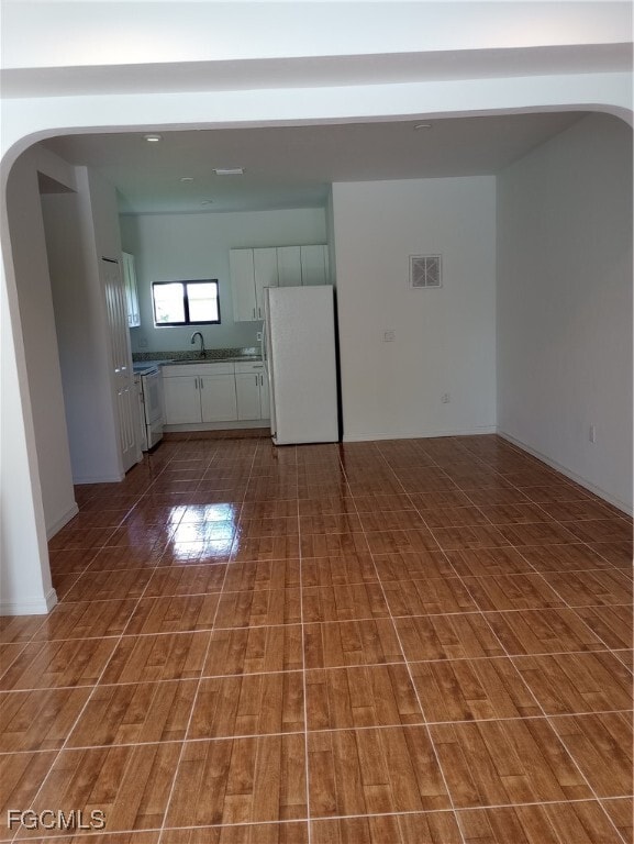 property at 423 Canyon Dr S