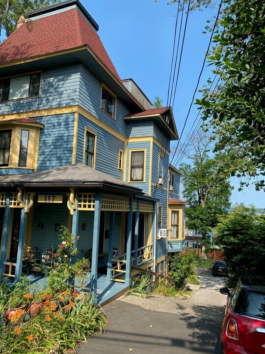 117 S Broadway in Nyack, NY - Building Photo