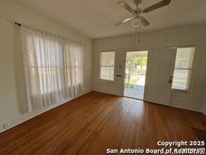 2014 W Mulberry Ave in San Antonio, TX - Building Photo - Building Photo