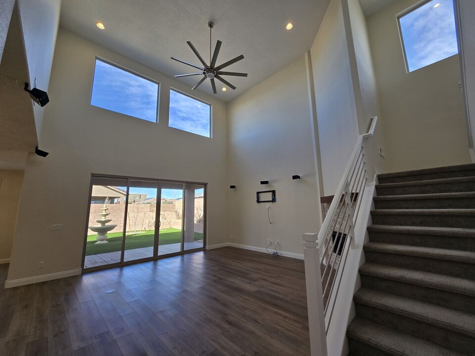 58 Avenida Colibri in Santa Fe, NM - Building Photo