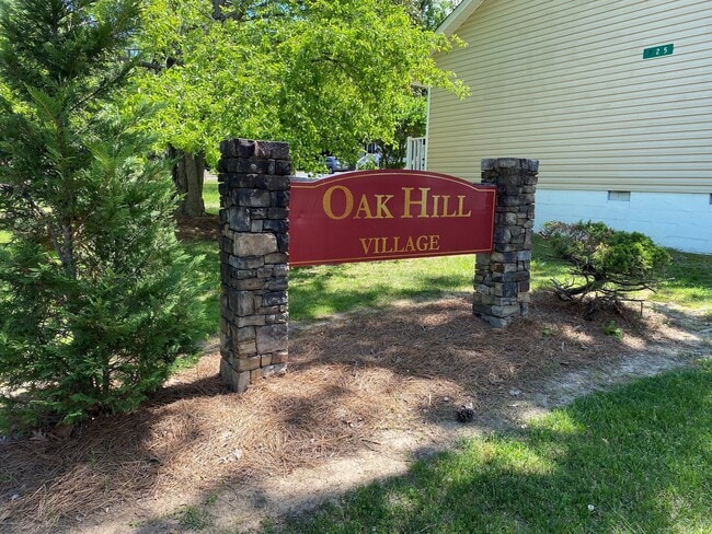 Oak Hill Village in Elon, NC - Foto de edificio - Building Photo