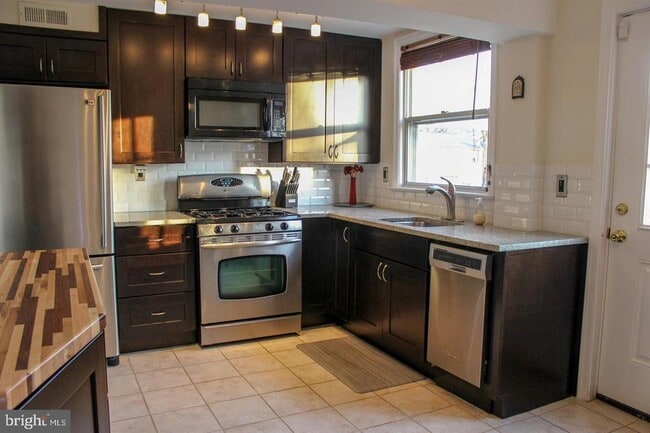 3616 Kemper Rd in Arlington, VA - Foto de edificio - Building Photo