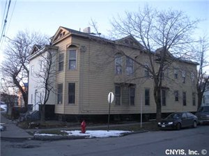 1300 Lodi St in Syracuse, NY - Building Photo