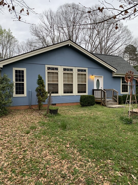 826 Jones Mill Rd, Unit Studio in Central, SC - Foto de edificio