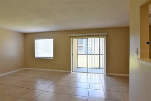 2531 N Alafaya Trail in Orlando, FL - Building Photo - Building Photo