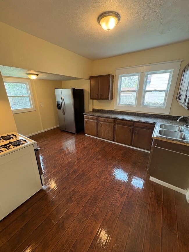 property at 1508 N Court St