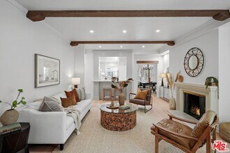 9677 Charleville Blvd in Beverly Hills, CA - Building Photo - Building Photo