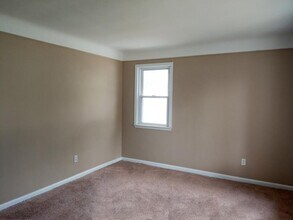 32626 Sheridan St in Garden City, MI - Building Photo - Building Photo