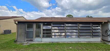 758 W Rosewood Ln in Tavares, FL - Building Photo - Building Photo