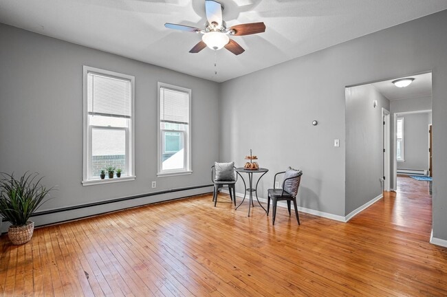 1609 4th St NE, Unit 2 in Minneapolis, MN - Building Photo - Building Photo