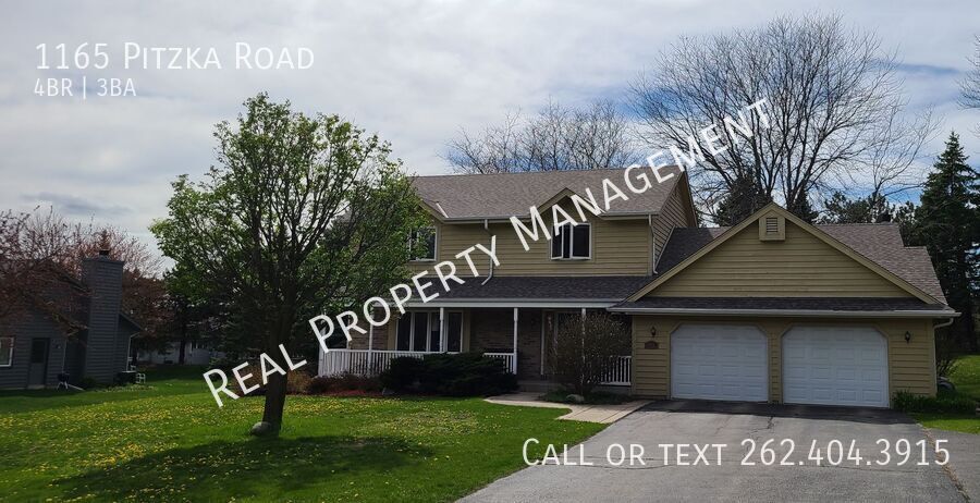 1165 Pitzka Rd in Brookfield, WI - Building Photo