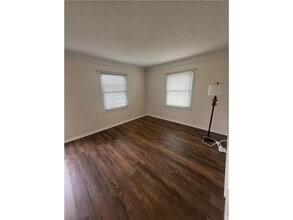18 Park Ln in Hopkins, MN - Building Photo - Building Photo