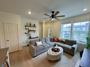 14583 W 91st Dr in Arvada, CO - Foto de edificio - Building Photo