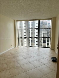 16919 N Bay Rd in Sunny Isles Beach, FL - Building Photo - Building Photo