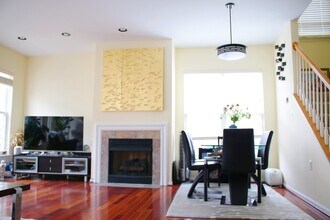 8106 Jaala Ln in Falls Church, VA - Building Photo - Building Photo