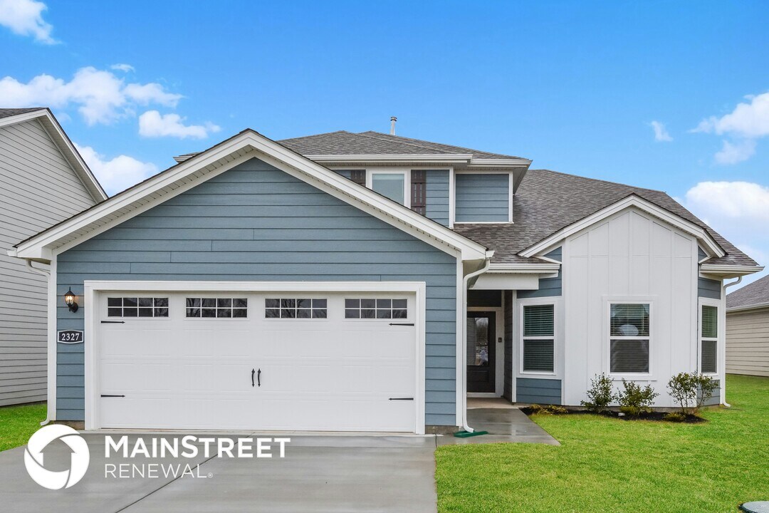 2327 Curbow Dr in Murfreesboro, TN - Foto de edificio