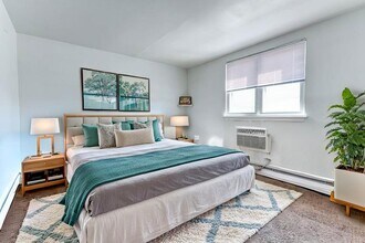 Oak Ridge Apartments in Runnemede, NJ - Building Photo - Building Photo